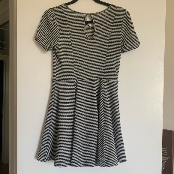 Free People FP Beach Black/White Striped Keyhole Skater Dress Size Small EUC - Picture 3 of 7